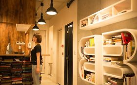 ブック ティー ベッド麻布十番店 ホステル